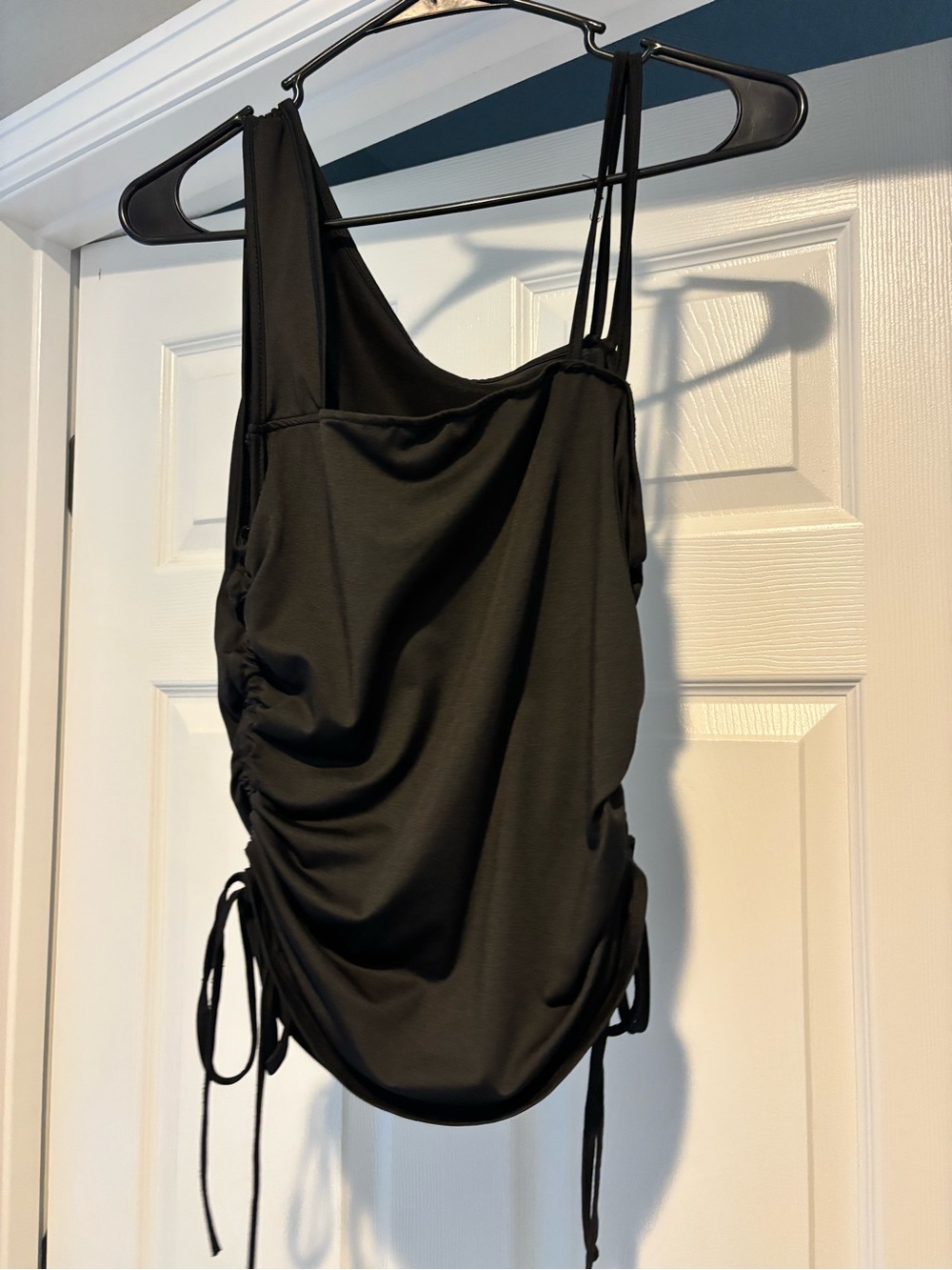 SHEIN Black Ruched One-Shoulder Tank Top